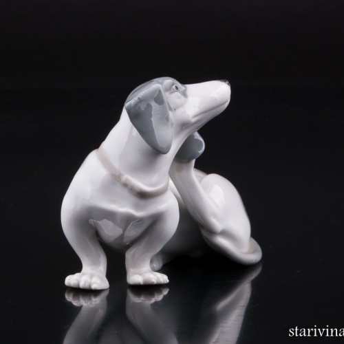 Такса чешет ухо, Metzler & Ortloff, Германия, 1890-45 гг