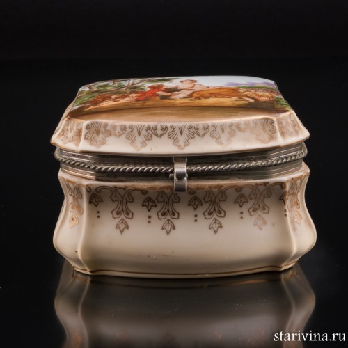 Шкатулка Охотник и пастушка, кремовая, Германия, пер. пол. 20 в