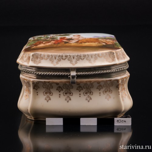 Шкатулка Охотник и пастушка, кремовая, Германия, пер. пол. 20 в