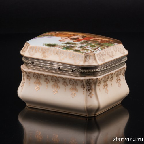 Шкатулка Охотник и пастушка, кремовая, Германия, пер. пол. 20 в