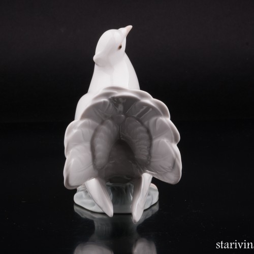 Голубка, Lladro, Испания