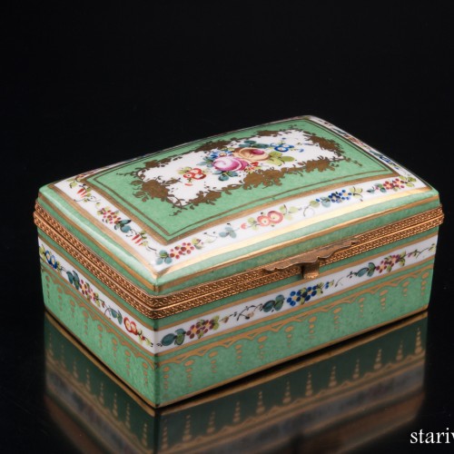 Зеленая шкатулка с цветочным узором, Limoges, Франция, сер. 20 в