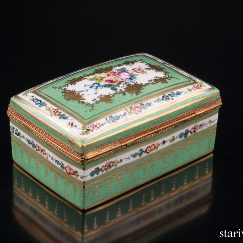 Зеленая шкатулка с цветочным узором, Limoges, Франция, сер. 20 в