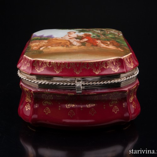 Шкатулка Охотник и пастушка, бордовая, Германия, сер. 20 в