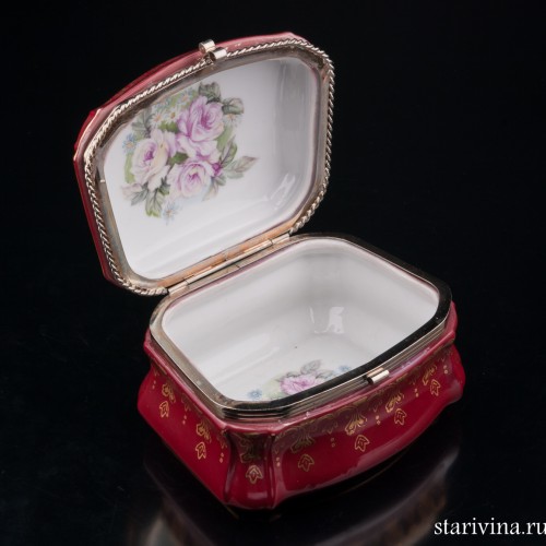 Шкатулка Охотник и пастушка, бордовая, Германия, сер. 20 в