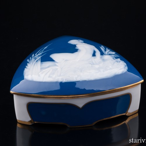 Шкатулка Нимфа (обнаженная на берегу озера), Limoges, Франция, нач. 20 в