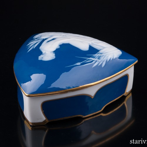 Шкатулка Нимфа (обнаженная на берегу озера), Limoges, Франция, нач. 20 в