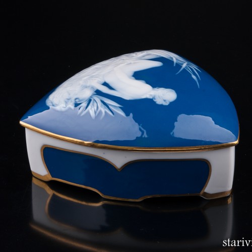 Шкатулка Нимфа (обнаженная на берегу озера), Limoges, Франция, нач. 20 в