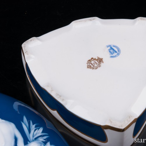 Шкатулка Нимфа (обнаженная на берегу озера), Limoges, Франция, нач. 20 в