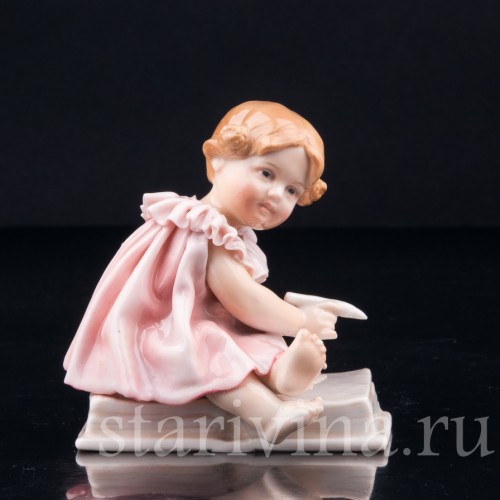 Девочка на книжке, Karl Ens, Германия, 1920-30 гг