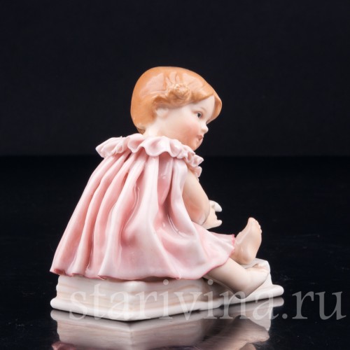 Девочка на книжке, Karl Ens, Германия, 1920-30 гг