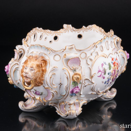 Фруктовница с головами львов, Германия, 19 в