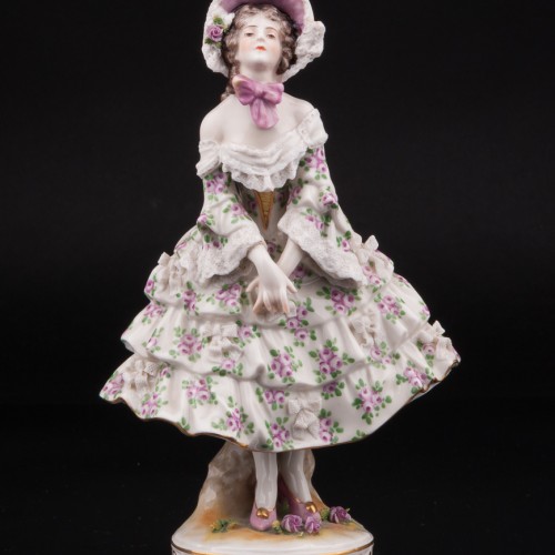 Девушка в платье с цветами, Volkstedt, Германия, до 1935 г