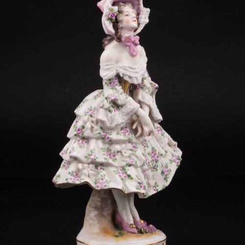 Девушка в платье с цветами, Volkstedt, Германия, до 1935 г