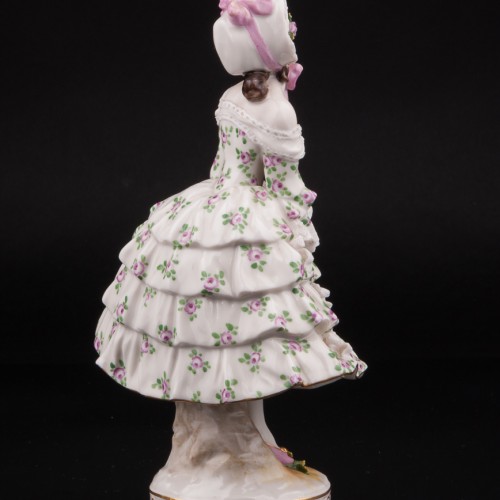 Девушка в платье с цветами, Volkstedt, Германия, до 1935 г