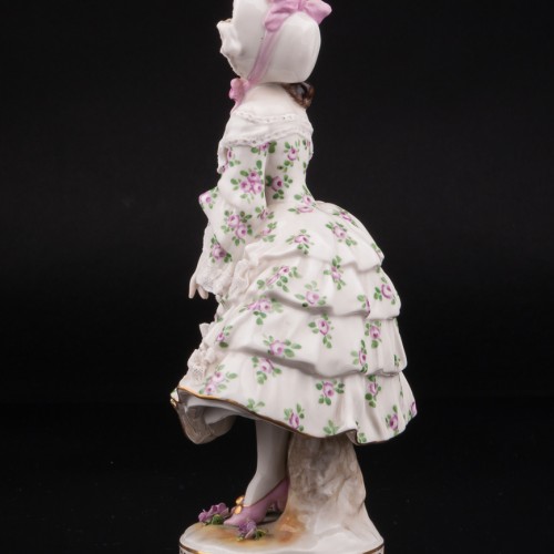 Девушка в платье с цветами, Volkstedt, Германия, до 1935 г