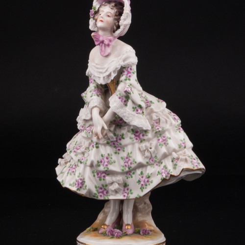 Девушка в платье с цветами, Volkstedt, Германия, до 1935 г