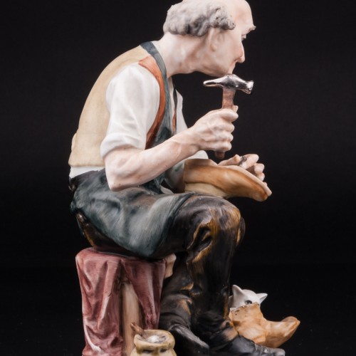 Башмачник и котенок, Capodimonte, Италия