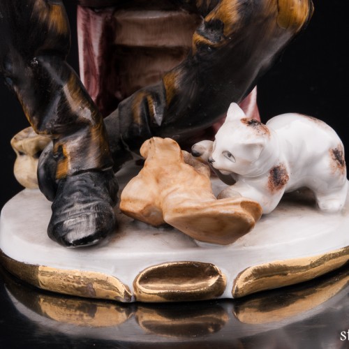 Башмачник и котенок, Capodimonte, Италия