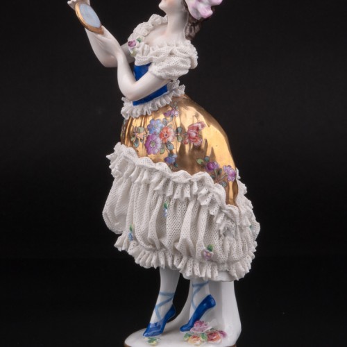 Девушка с зеркалом в золотом платье, кружевная, Volkstedt, Германия, до 1935 г