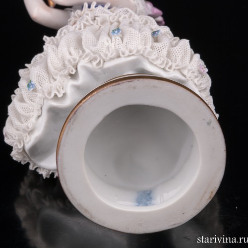 Девушка с зеркалом в золотом платье, кружевная, Volkstedt, Германия, до 1935 г