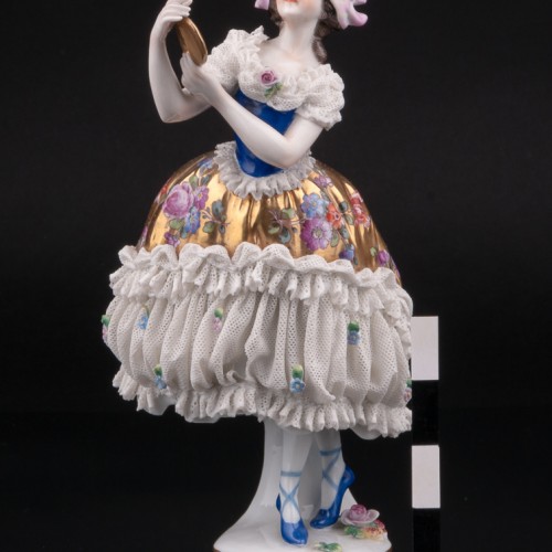 Девушка с зеркалом в золотом платье, кружевная, Volkstedt, Германия, до 1935 г