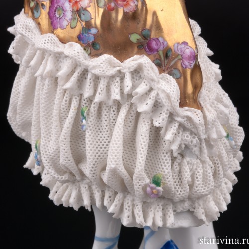 Девушка с зеркалом в золотом платье, кружевная, Volkstedt, Германия, до 1935 г