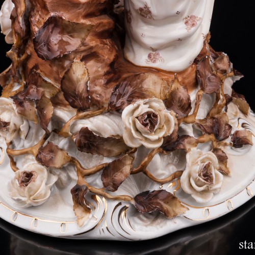 Подсвечник, девушка и Амур собирают розы, Германия, 19 в