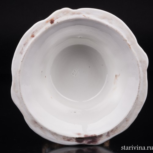 Подсвечник, девушка и Амур собирают розы, Германия, 19 в