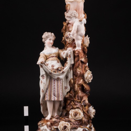Подсвечник, девушка и Амур собирают розы, Германия, 19 в