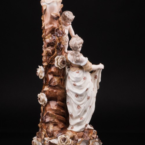 Подсвечник, девушка и Амур собирают розы, Германия, 19 в