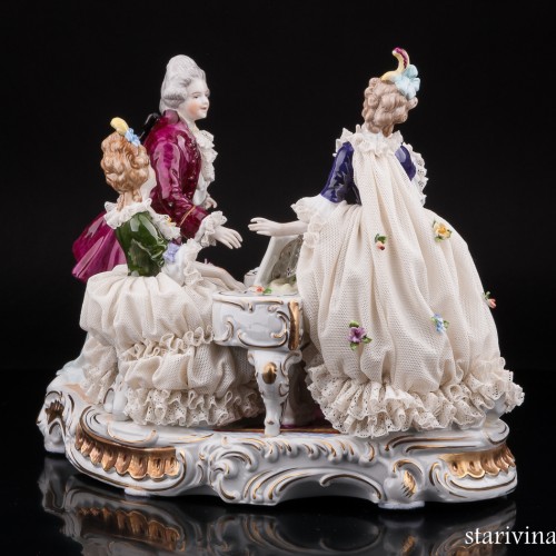 Группа у рояля, кружевная, Дрезден, Германия, сер. 20 в