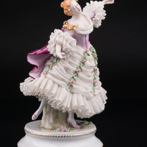 Девушка в бордовой накидке, кружевная, Sitzendorf, Германия