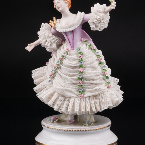 Девушка в бордовой накидке, кружевная, Sitzendorf, Германия