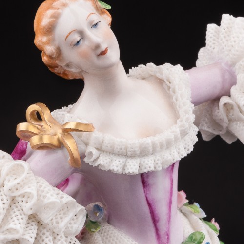 Девушка в бордовой накидке, кружевная, Sitzendorf, Германия