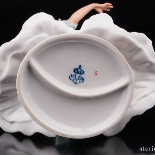 Танцующая девушка, Unterweissbach, Германия, 1940-62 гг