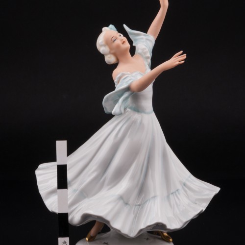 Танцующая девушка, Unterweissbach, Германия, 1940-62 гг