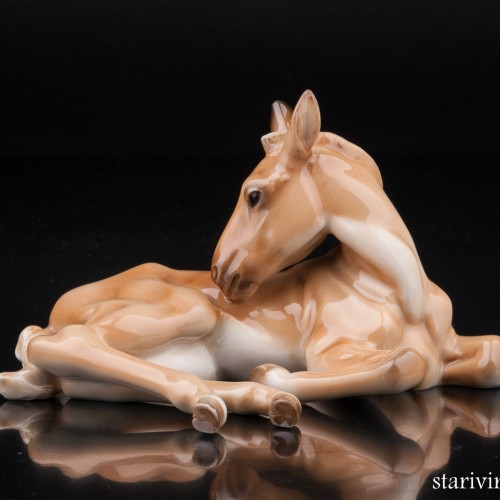 Лежащий жеребёнок, Hutschenreuther, Германия, 1970 гг