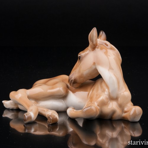 Лежащий жеребёнок, Hutschenreuther, Германия, 1970 гг