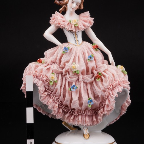 Девушка в розовом платье, кружевная, Muller & Co, Германия, 1907-49 гг