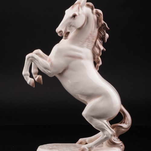 Конь на дыбах, Германия, сер. 20 в