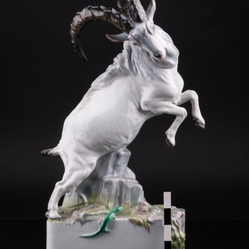 Горный козёл с ящерицей, Karl Ens, Германия, 1930 гг