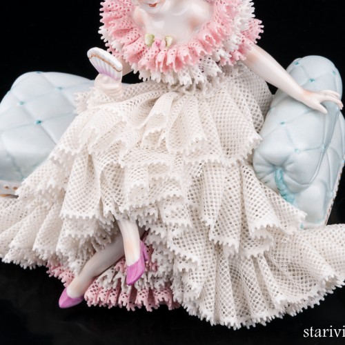 Девушка с веером на кушетке, кружевная, Sitzendorf, Германия