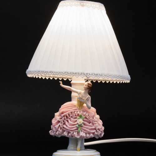 Лампа девушка в розовом платье, кружевная, Muller & Co, Германия, 1907-52 гг