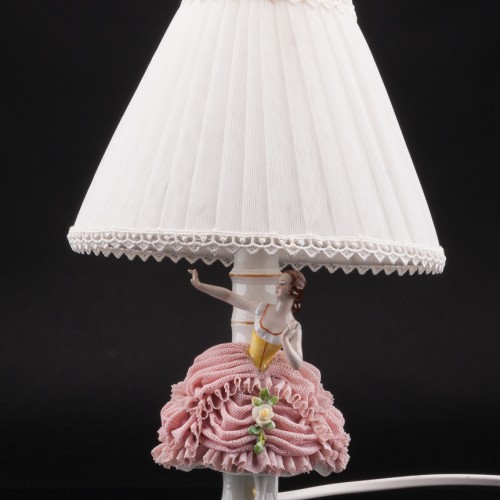 Лампа девушка в розовом платье, кружевная, Muller & Co, Германия, 1907-52 гг