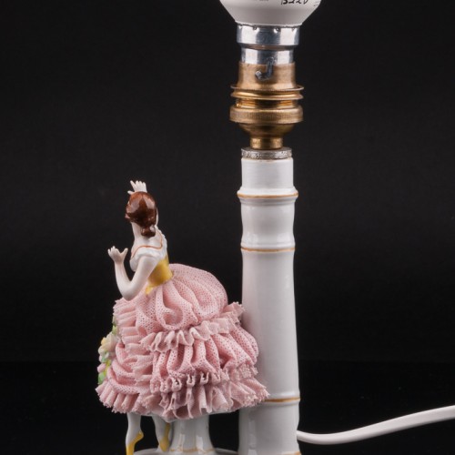 Лампа девушка в розовом платье, кружевная, Muller & Co, Германия, 1907-52 гг