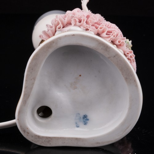 Лампа девушка в розовом платье, кружевная, Muller & Co, Германия, 1907-52 гг