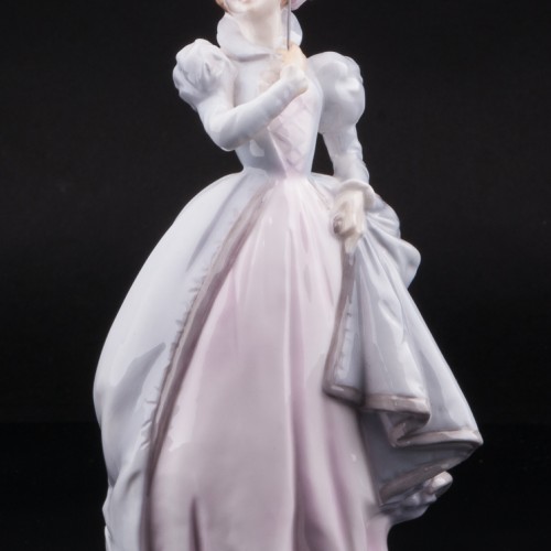 Маскарад, девушка с маской, Royal Worcester, Великобритания