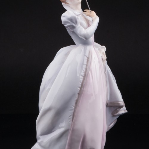 Маскарад, девушка с маской, Royal Worcester, Великобритания