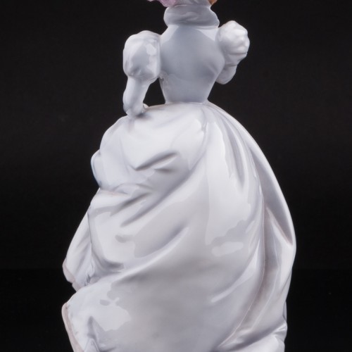 Маскарад, девушка с маской, Royal Worcester, Великобритания